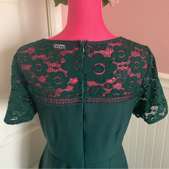Pine Green Short Sleeved A-Line Dress with Lace Detail size 2X with Stretch - Picture 7 of 10